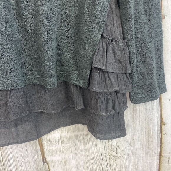 Mur Mur Knit Lightweight Sweater Ruffle Side Detail Gray Size Large  341 - Picture 4 of 9